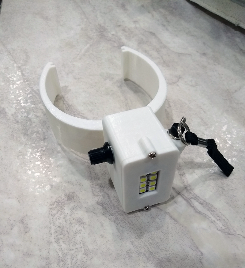Image of the custom Phantom 3 detachable spot light.
