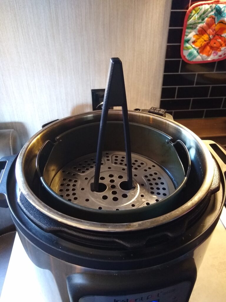 Image of Instant Pot Tongs fit check